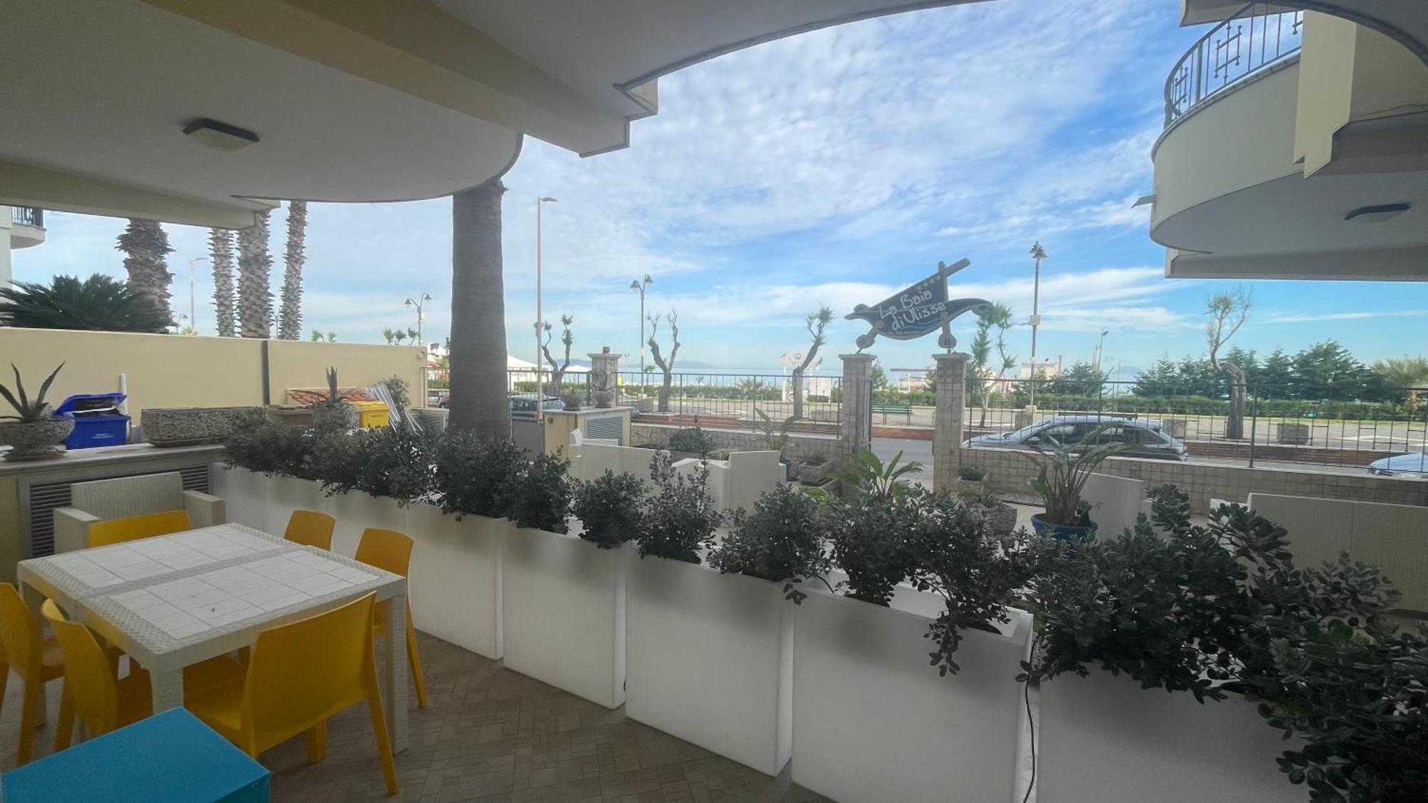Villa La Baia Di Ulisse à Venetico Extérieur photo